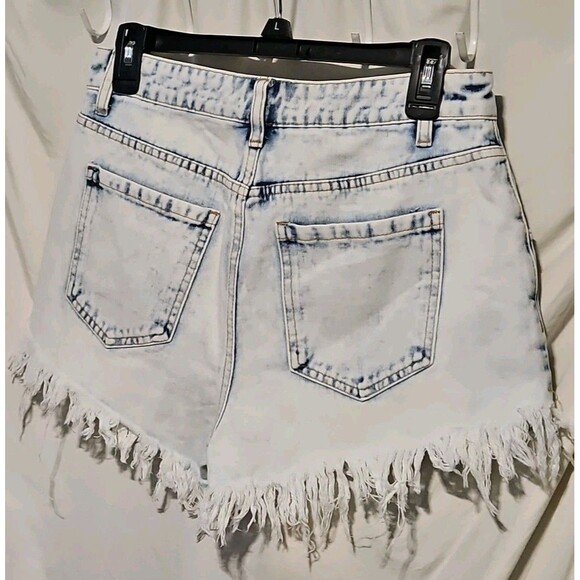 New 6 28X2 Hot Pants Frayed Hem Acid Wash Soft Denim Distressed 5 Pkt Shorts - Picture 5 of 7
